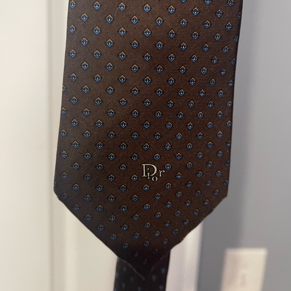 Christian Dior Tie Brown with bluish spot designs Sz Os - Picture 10 of 16